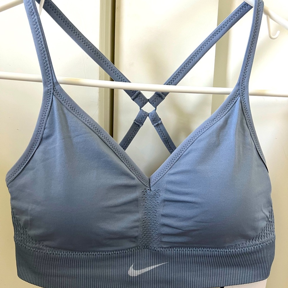 Nike seamless mesh inset sports bra